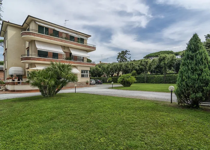 Edera Marina di Pietrasanta