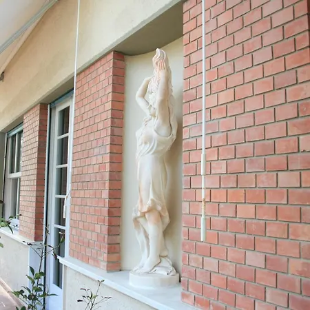 Edera Marina di Pietrasanta