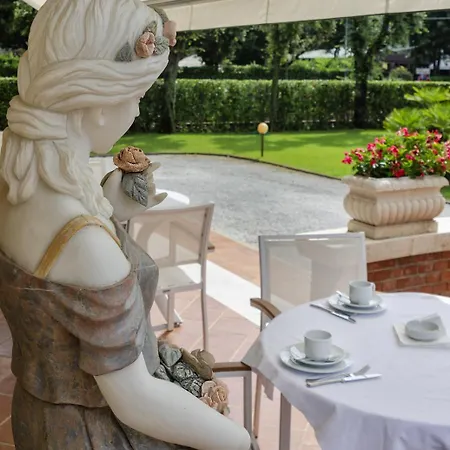 Edera Otel Marina di Pietrasanta