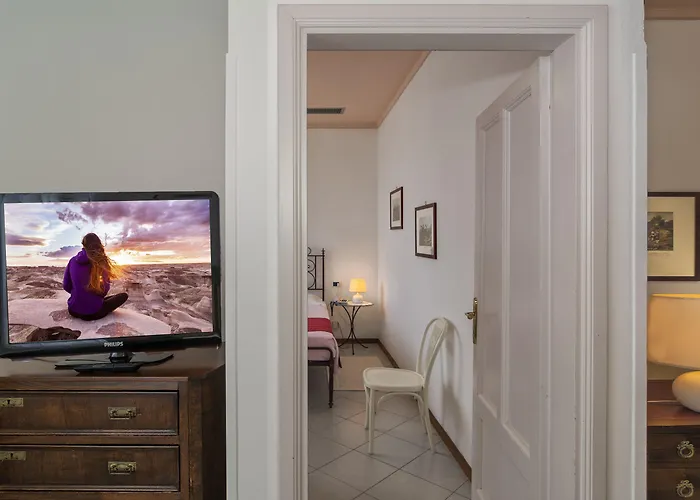 艾德拉别墅酒店 酒店 马里纳-迪-皮特拉桑塔