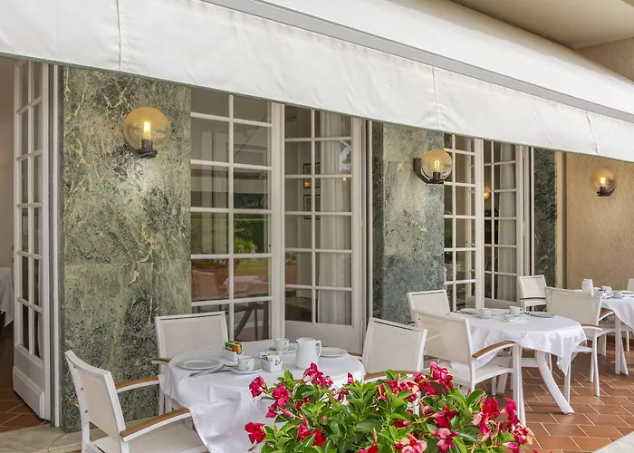 艾德拉别墅酒店 马里纳-迪-皮特拉桑塔